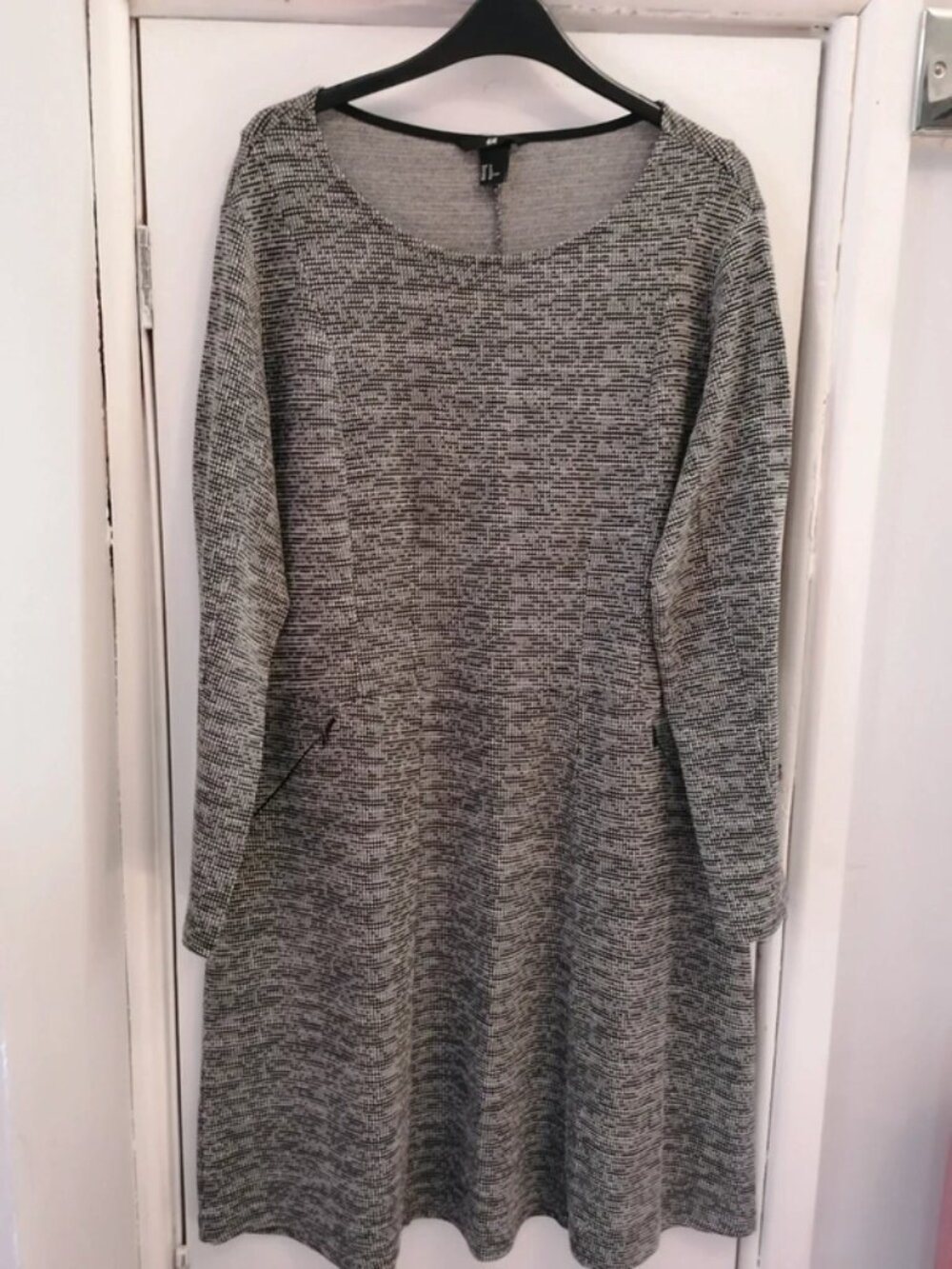 Size 18 black and white dress